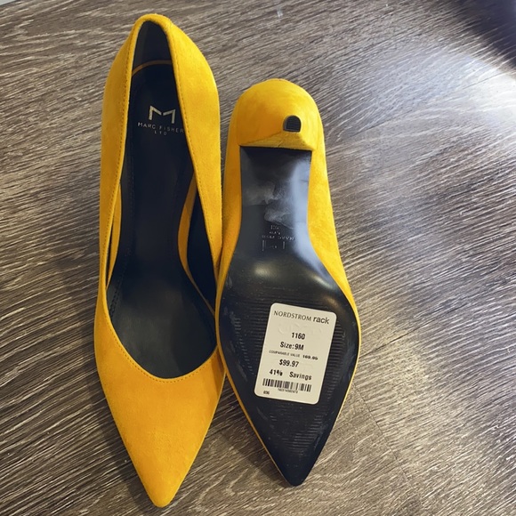 Marc Fisher LTD Suede Pumps - Picture 2 of 8